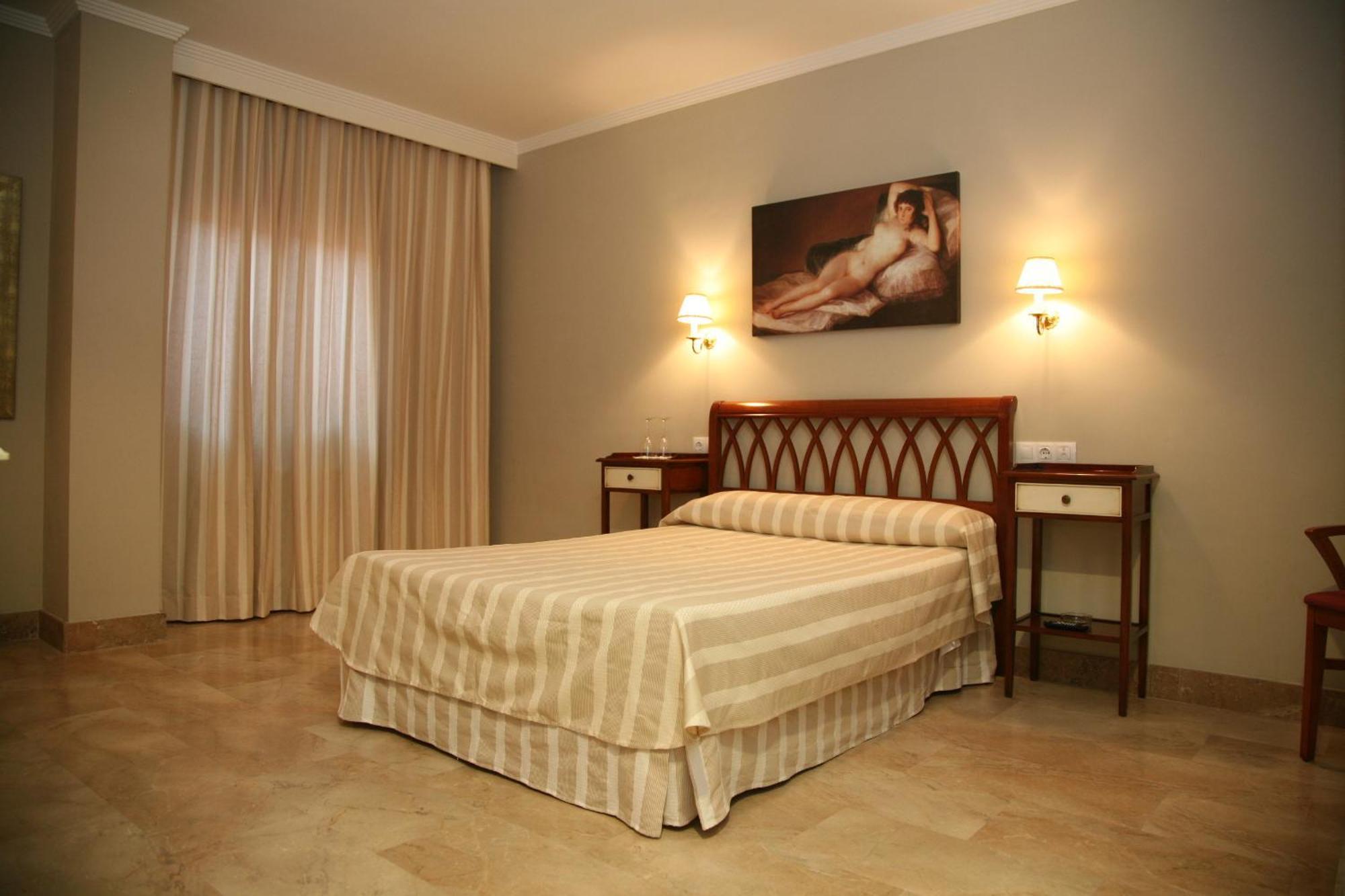 Hotel Torre Del Oro La Rinconada Екстер'єр фото