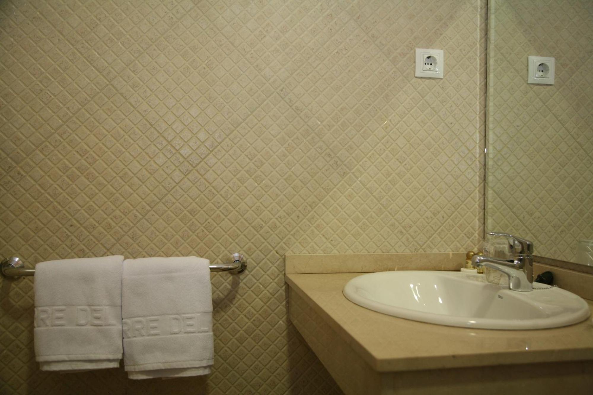 Hotel Torre Del Oro La Rinconada Екстер'єр фото